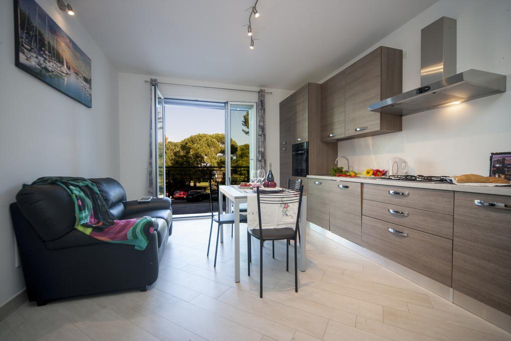 Appartamenti Residence Giardini リッチョーネ エクステリア 写真
